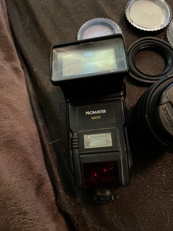 Pentax ZX-5 35mm Film SLR Camera Kit w/ 4 Lenses, Pronaster flash, Strap Nice!! - Image 3 of 4