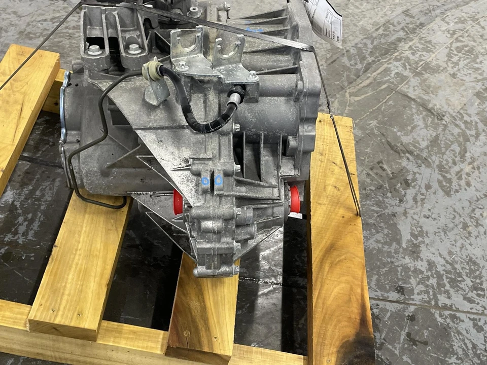 '11-'15 MINI COOPER S transmisión manual 6 velocidades 1,6 L 58 k millas 6 meses ¡Como nuevo! Foto 2 de 4