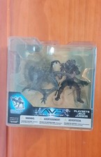 McFarlane Alien vs Predator Playset Celtic Predator Throws Alien 2005 BNIB New
