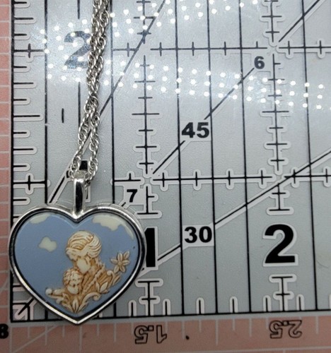 Vintage 80’s Cameo Heart Pendant Mother Child Wedgewood Blue On 18” Monet Chain - Picture 8 of 8