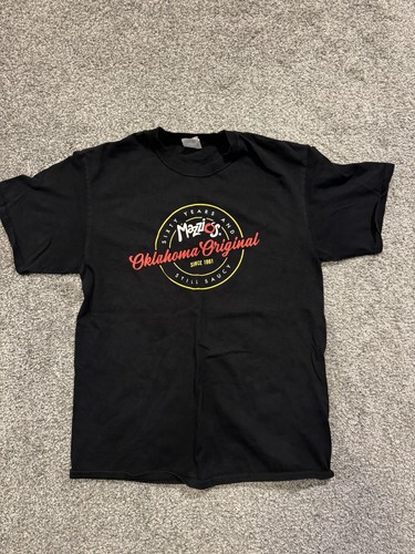 Mazzio’s TShirt Mens M Black Employee Work Uniform Pizza Still Saucy 60 Years - 第 1/9 張圖片