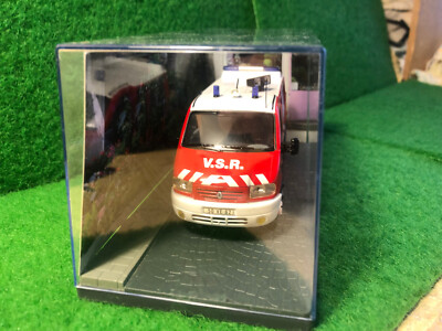 Renault Mascott 20m3 pompiers - die cast - modèle de collection - Norev 518442