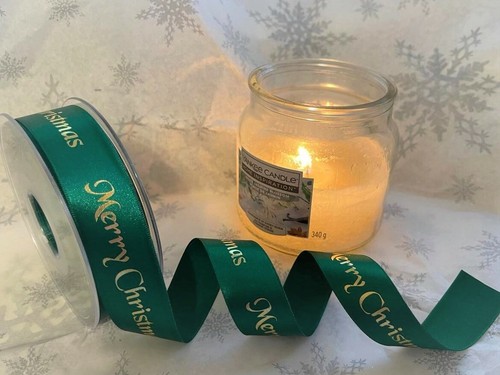 Berisfords MERRY CHRISTMAS metallic print on 25mm satin - 7 festive colours - Picture 4 of 16
