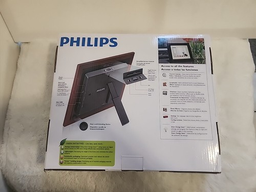 Philips SPF3482/G7 Home Essentials Digital Photo Mahogany Frame 8" LED Panel - Picture 9 of 10