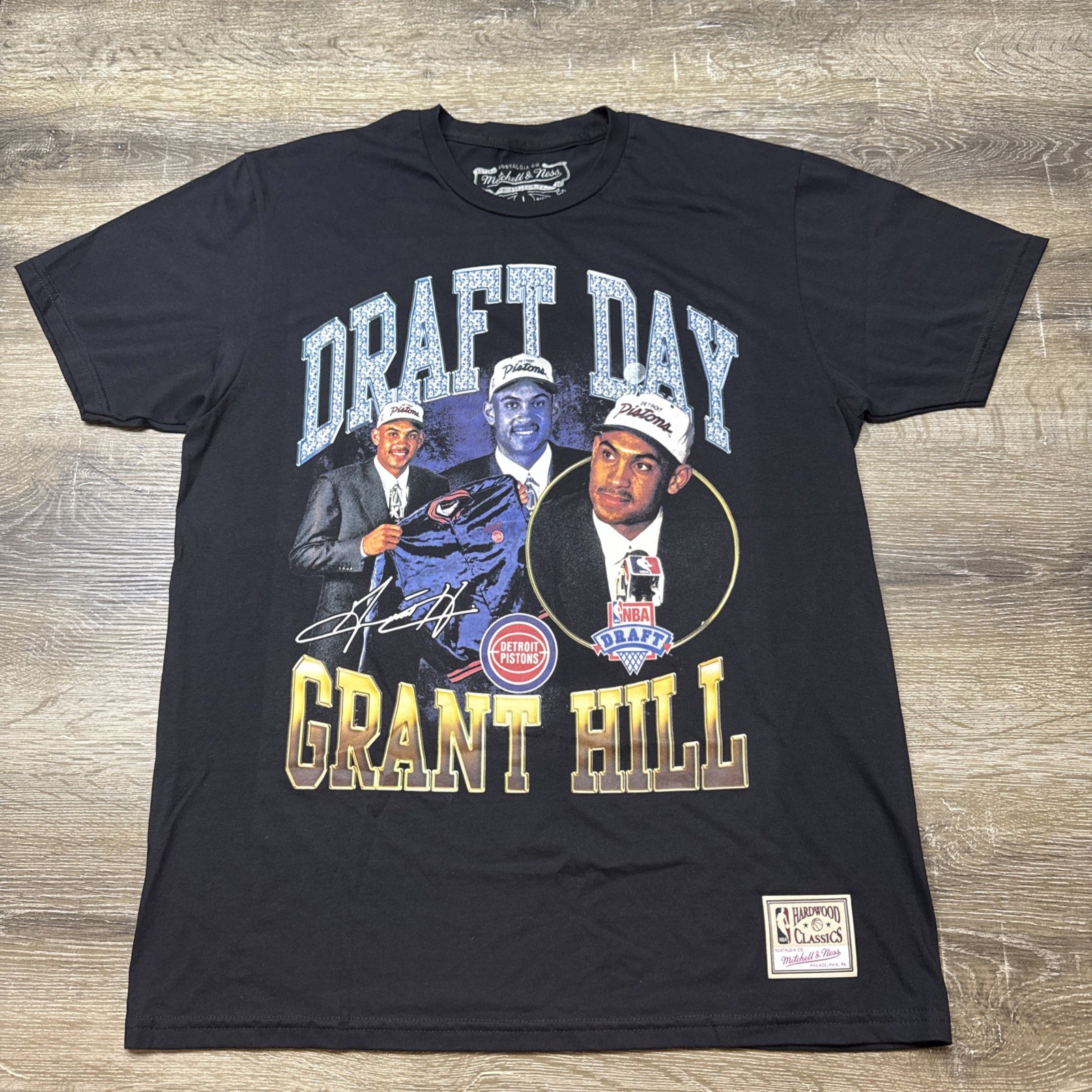 Mitchell & Ness Grant Hill Detroit Pistons NBA Draft Day Concert T-Shirt Large