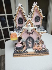 Candy Corn Lane Pastel Pink HALLOWEEN LED Gingerbread LARGE House New 15”