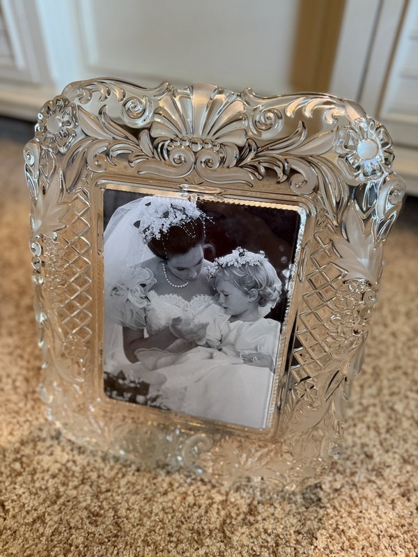 Vintage Mikasa Timeless Love Crystal Picture Frame 7"x 9” Photo Germany