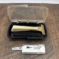 Vintage Eversharp Schick Injector Razor With Case Made In USA 2 Extra Blades