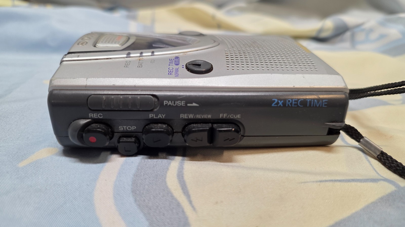 Sony TCM-400DV Handheld Cassette Voice Recorder Silver Walkman Tested Vintage