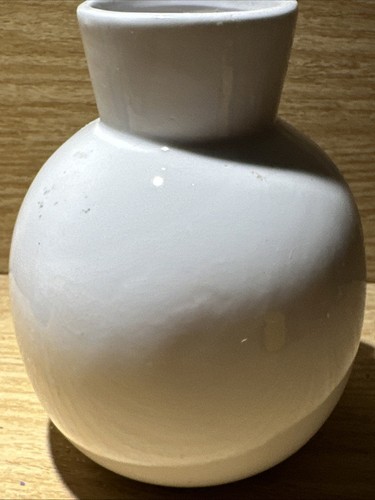 Three Hands Corp. Ceramic Porcelain White Vase Flower Bud 5 Petal Flower 3D - Picture 4 of 8