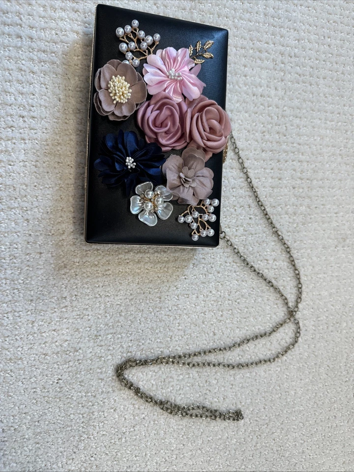 Cartera sin asas floral Milisente con cadena para el hombro IMPRESIONANTE joyas perlas formales Foto 4 de 4