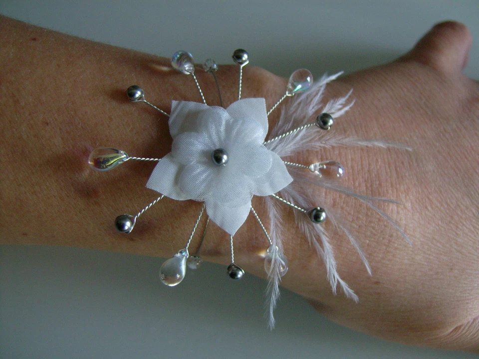 Bracelet Blanc/Gris/Cristal/Ivoire fleur perle robe de Mariée/Mariage/Soirée - Photo 1/1