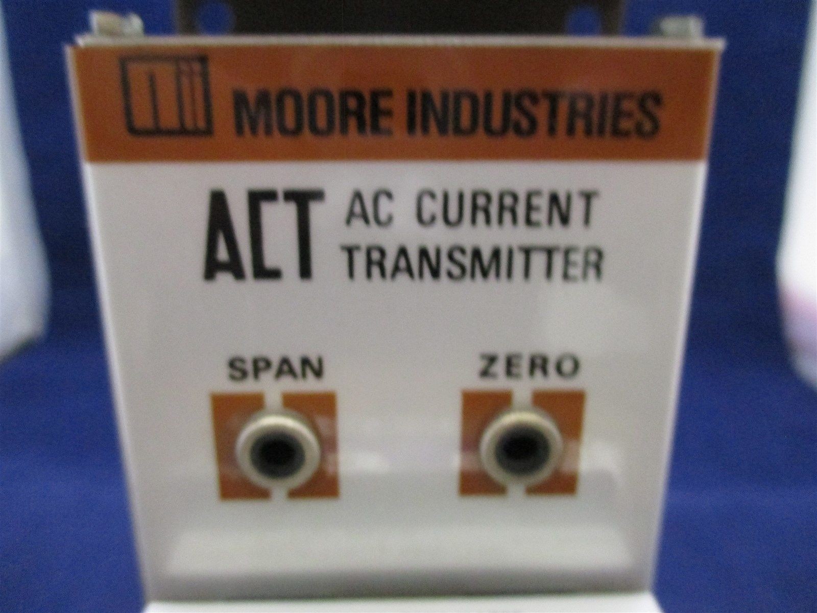 Moore Industries ACT/0-5VAC/4-20MA/117AC AC Current Transmitter
