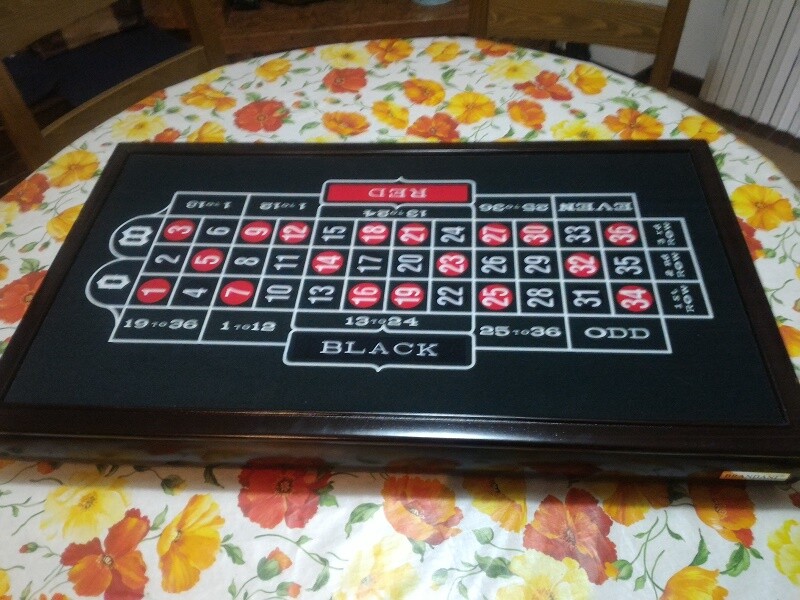 Set nuovo in legno Poker Roulette Black Jack Brandani dim 80x45 eBay