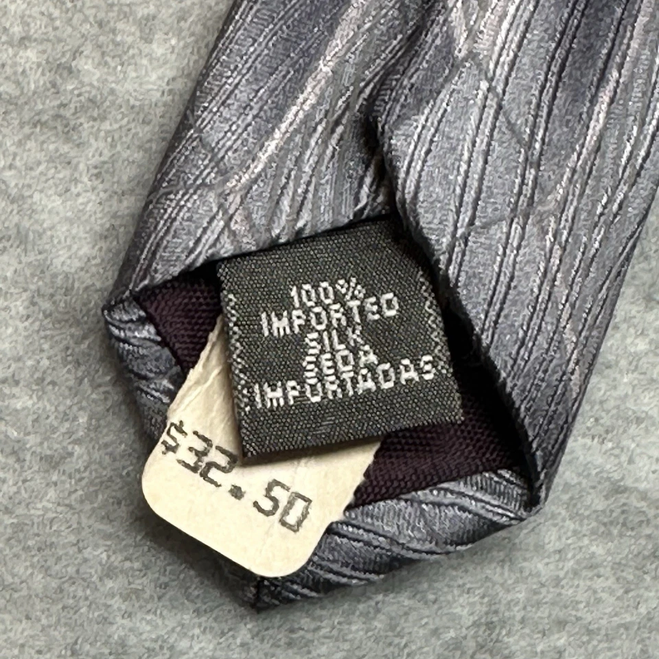 Corbata de cuello de seda gris Zylos Platinum de George Machado para hombre patrón geométrico EE. UU. Foto 4 de 4
