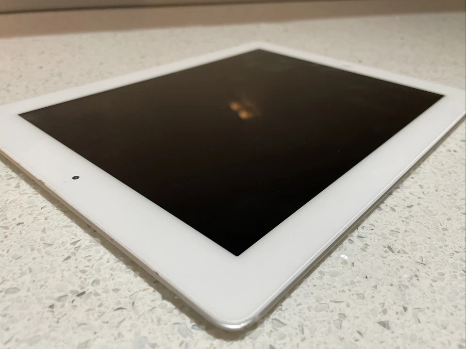 Apple iPad 3, 32GB WiFi , A1416, 9.7in - White , (AU Stock) - Image 4 of 4
