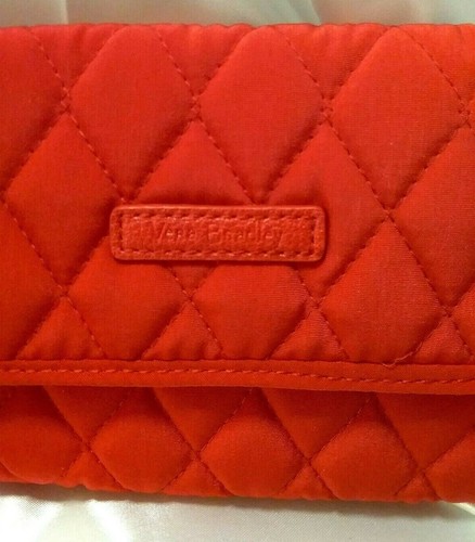 Vera Bradley's Tri Fold EURO WALLET in FIRE RED Solid Pattern, Purse, NWT - Picture 2 of 12