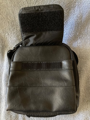Vintage Case Logic Portable CD Player Carry Case Black with Hand Carry Strap - Picture 7 of 9