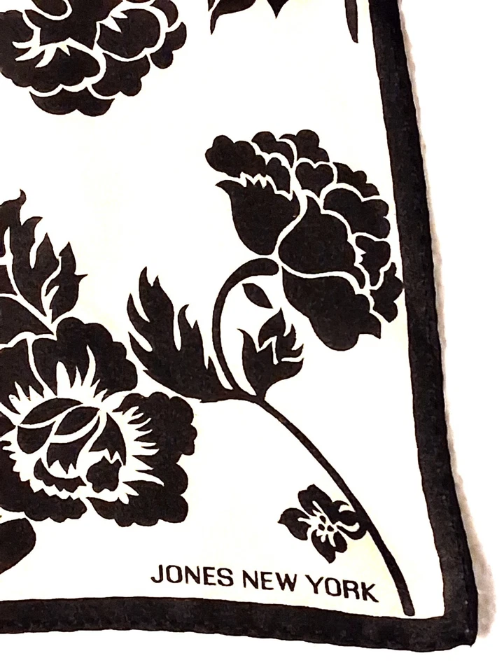 Bufanda de lujo vintage Jones New York Glamour negra y marfil 21" cuadrada 100 % seda Foto 3 de 4