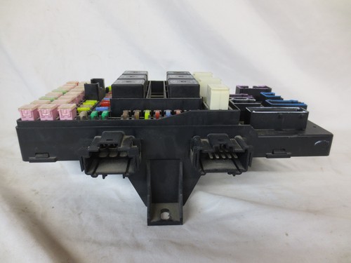 03 Expedition Navigator fuse box 2l1t-14a067-ap ~ 005 04 10 23 - Picture 3 of 8
