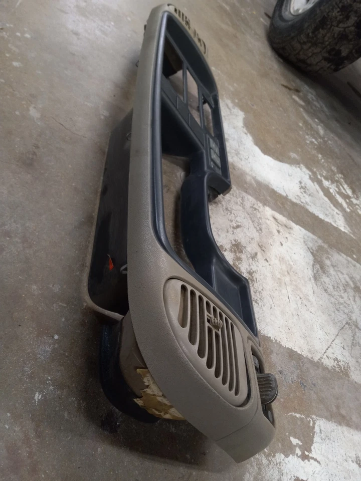 Silverado Tahoe Suburban Yukon 1995-1999 tablero racimo moldura bisel bronceado OEM ¡BONITO! Foto 3 de 4