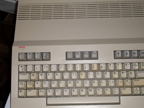 Commodore 128 mit Netzteil , C128 , getestet, Zustand gemäß Fotos - Zdjęcie 3 z 16