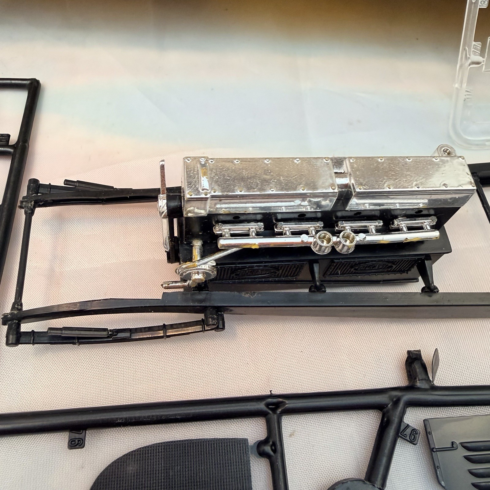 Testors 1931 Bugatti Royale 1/24 Model Kit image 6