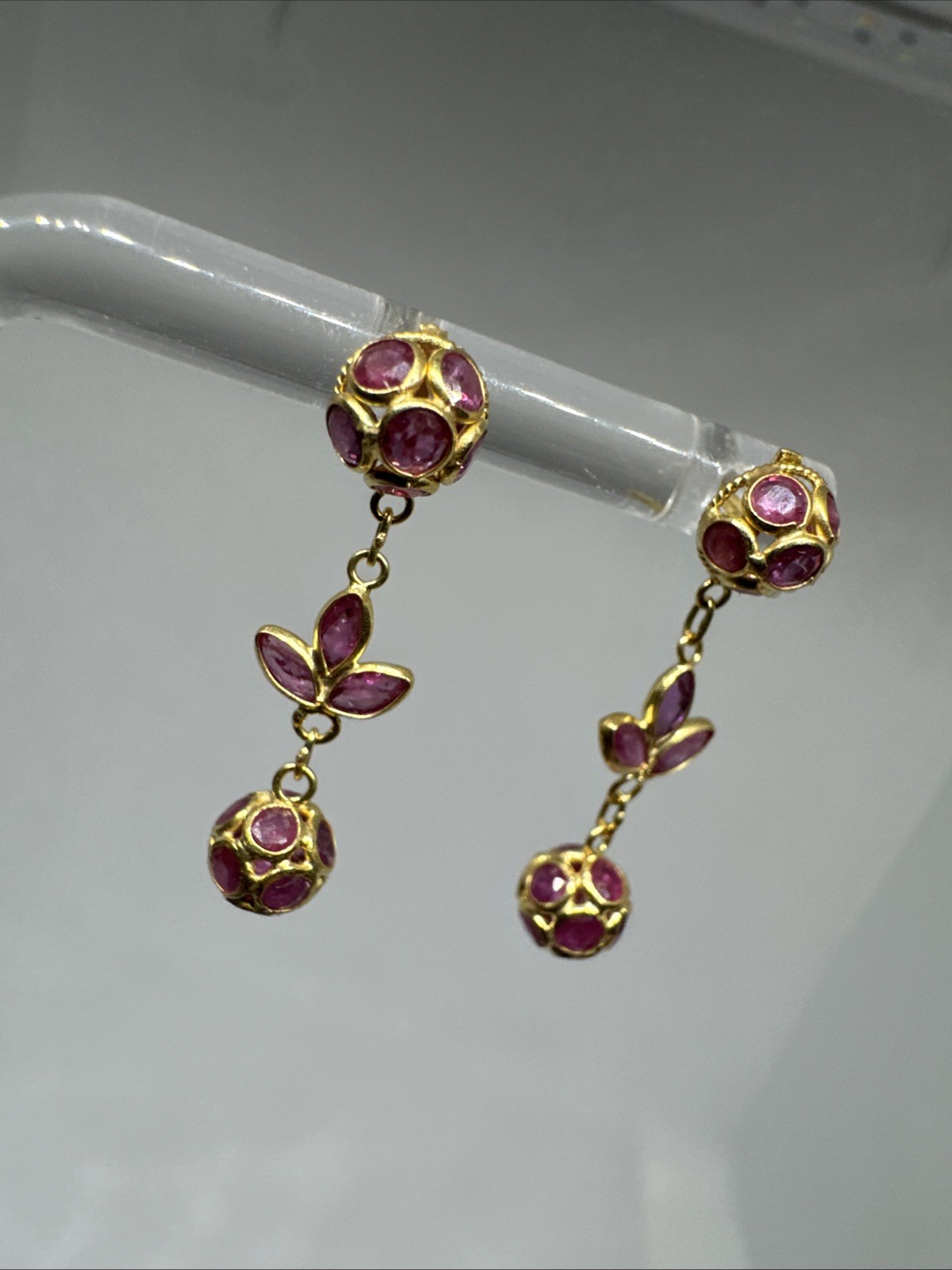 Gorgeous 18k Solid Yellow Gold Ruby Filigree Dang… - image 5