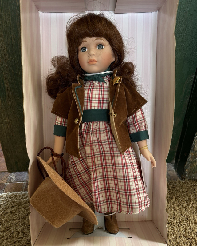 Collectible Memories Genuine Porcelain Doll Danice 14in Limited Ed Stand Box