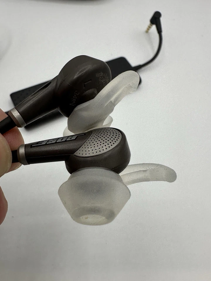 Bose QuietComfort 20 QC20i Kopfhörer mit Geräuschunterdrückung für Apple iOS - Bild 4 von 4