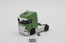 Trattore Herpa Iveco Hi-Way verde/bianco custom 1/87 /H27865
