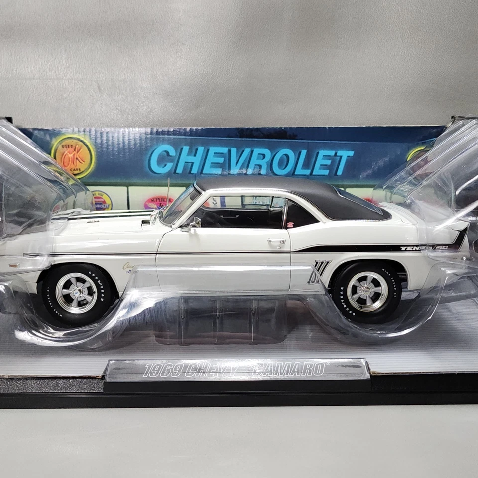 Superdeportivo Coleccionables 1969 Chevy Yenko S/C Camaro Jack Douglas 1:18 Diecast Foto 2 de 4