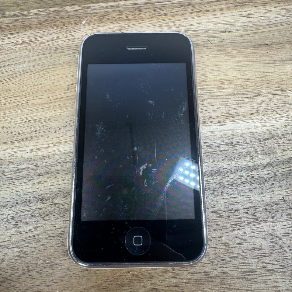 Lote De 3 Apple iPods 16GB A1303, 32GB A1303 y 32Gb A1318, Para Piezas No Probadas Foto 2 de 4