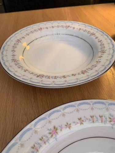 Set Of 4 Mikasa Fine China Manon 5761 8.25” Soup Bowls VGC - Picture 2 of 9