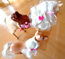 Mattel N1692 Barbie Pferd Tawny läuft mit und ohne Baby Pferd Fohlen