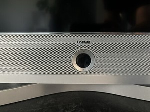 Loewe Connect 32 Media Fernseher mit Standfuß + Fernbedienung