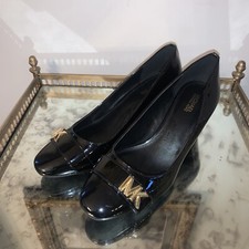 Michael By Michael Kors Jilly Flex Pumps 7.5 Patent Heels Gold Logo EUC 125