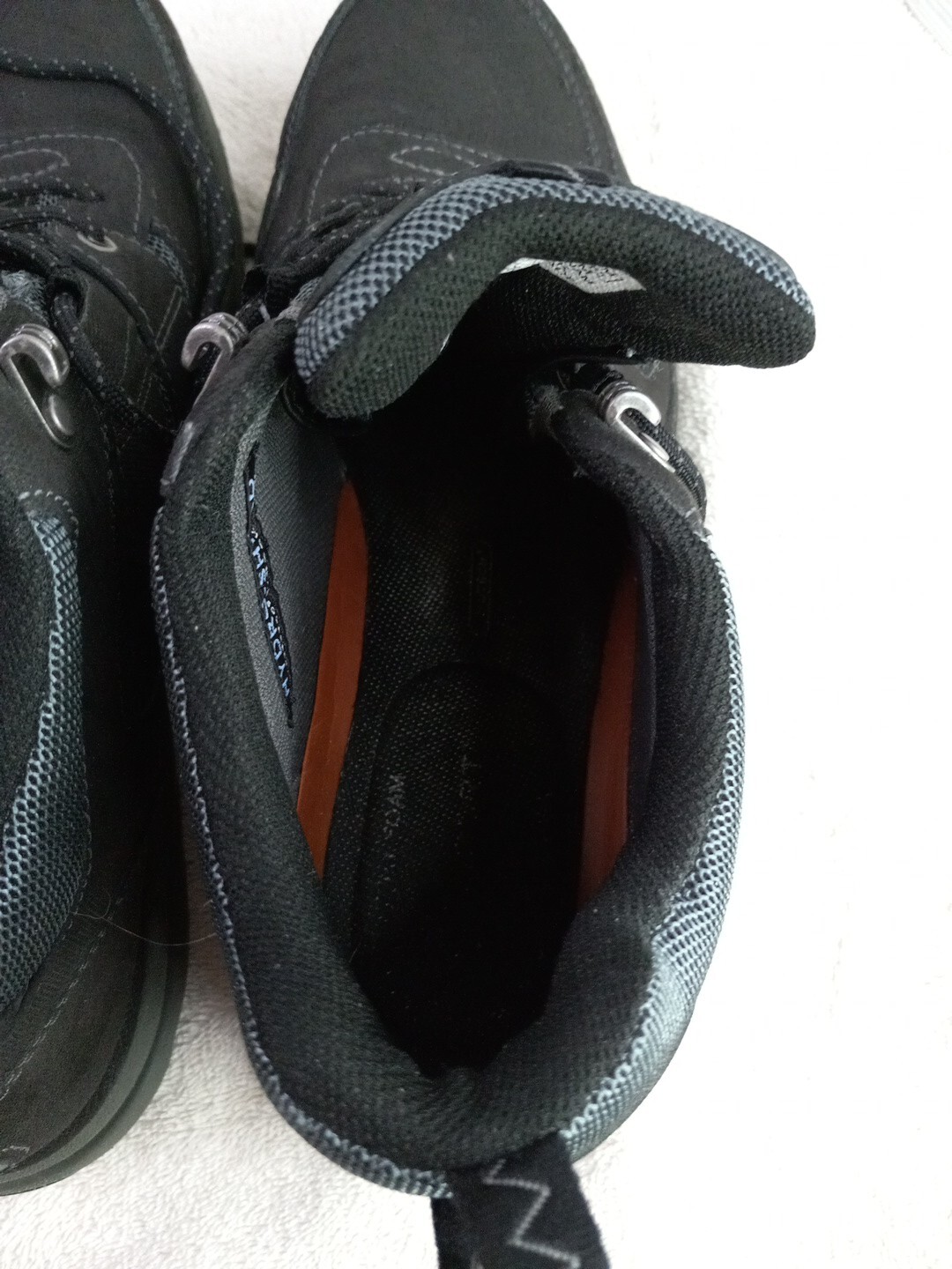 rockport wayde mid boot