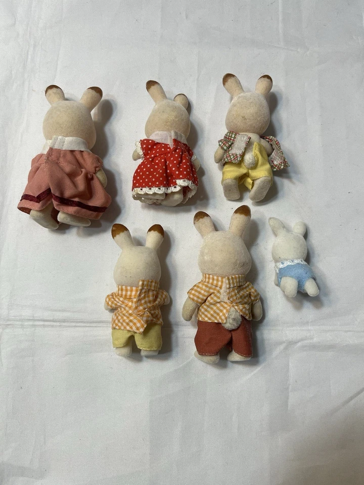 Lote de 3 figuras Sylvanian Families Bunny Rabbit Family Calico Critters - Imagen 2 de 2