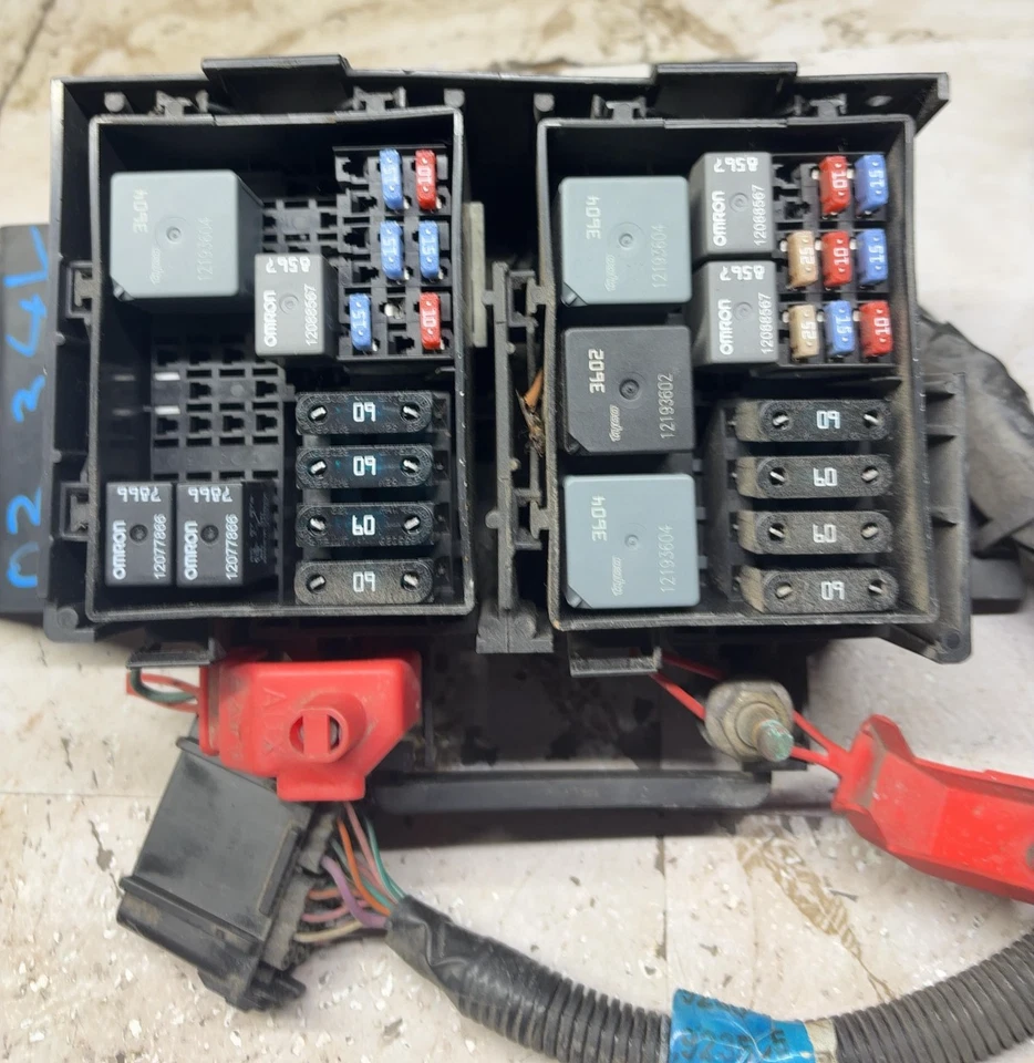 2000-2005 CHEVY IMPALA MONTE CARLO Engine Fuse Relay Box Circuit Block Assembly Foto 2 de 4