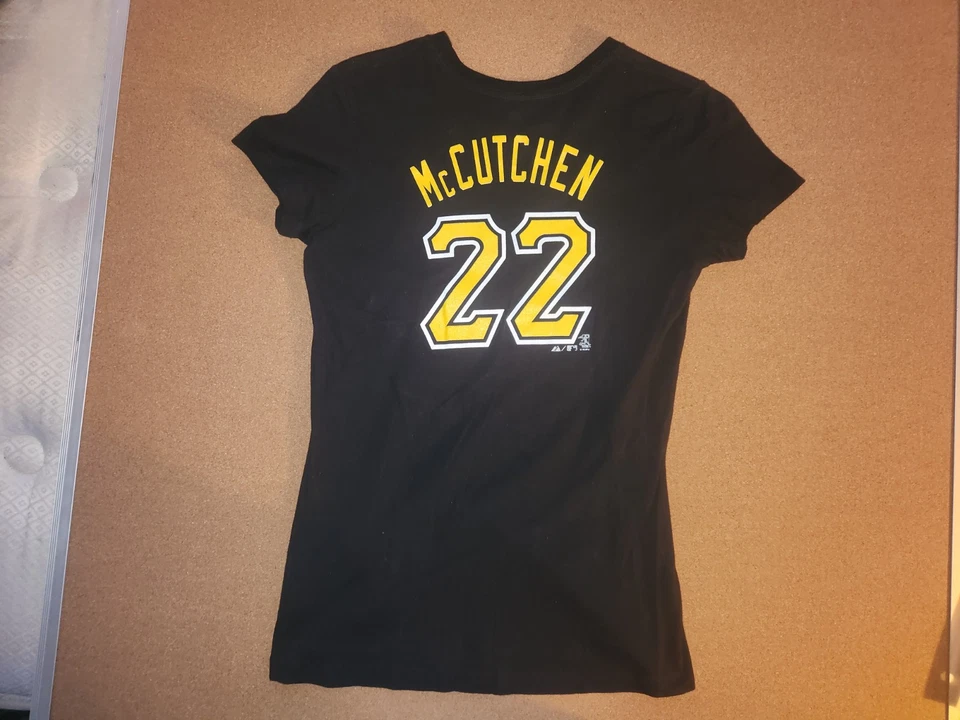 CAMISA ANDREW MCCUTCHEN #22 PIRATES PLAYER Negra Manga Corta Mujer Mediana  Foto 2 de 4