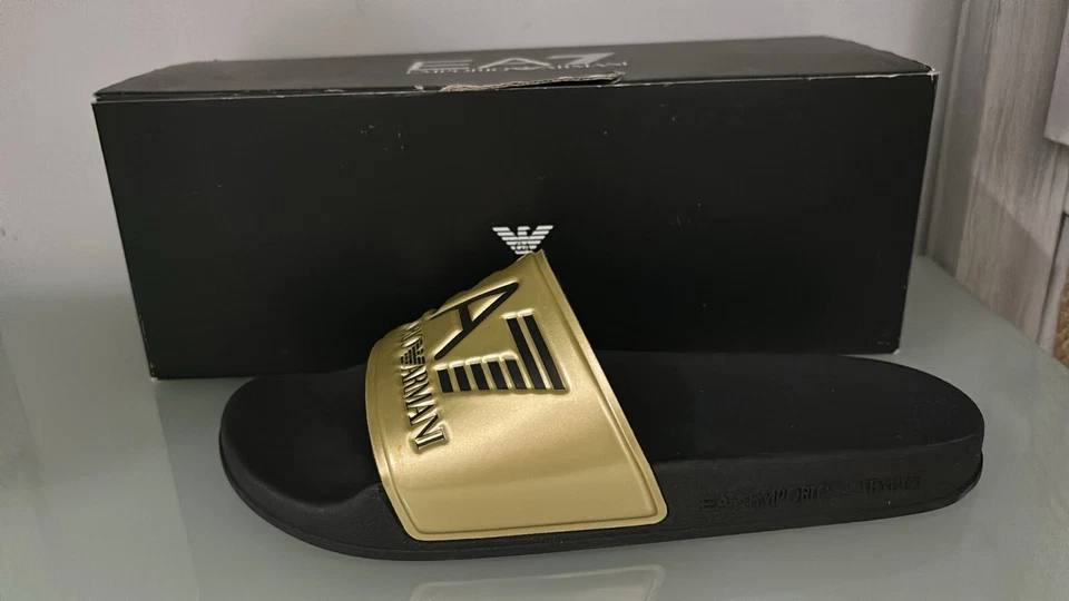 Zapatilla Emporio Armani con Logo Unisex Talla EU 40 Negra/Dorada (Plantilla 27,5 CM) Foto 4 de 4