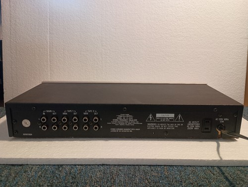Realistic Model 31-2010, 12-Band Stereo Frequency Equalizer (Pro Serviced) - Picture 8 of 9
