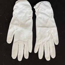 Vintage 1950's Women  s White Nylon Gloves With Ruched Cuff Small