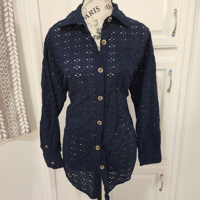 MAURICES blue floral button down shirt- size XS