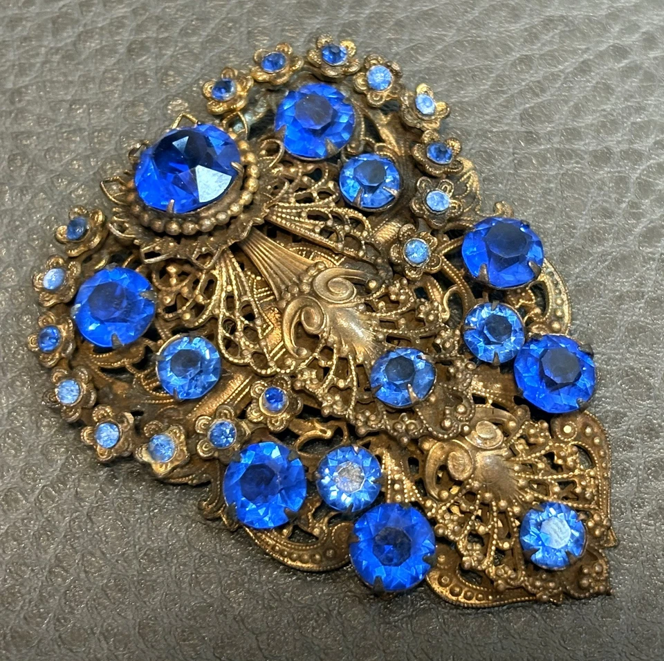 Vintage Art Nouveau Deco Czech Style Cobalt Blue Glass Floral Filigree Fur Clip - Image 2 of 4