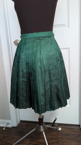 Modcloth Green Pleated Skirt - Picture 2 of 6