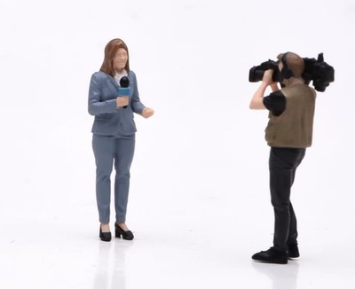 GB 1:64 Painted Figure Model Miniature  Diorama  Journalist Interview Set