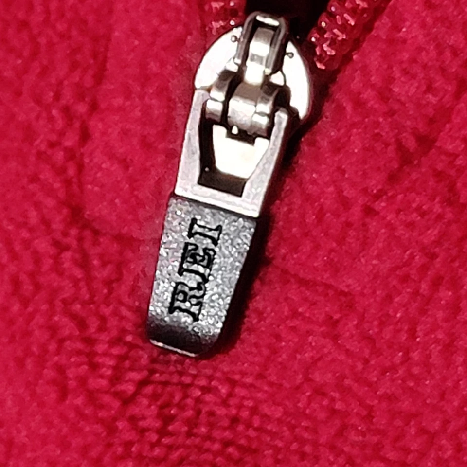 Женский красный пуловер REI из полиэстера на молнии 1/4 - маленький - Изображение 4 из 4