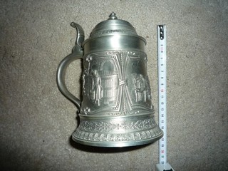 Zinnkrug Dekokrug mit Relief ca 570g